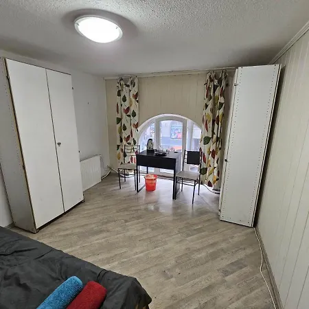 7dab 0-9 Contactless Self Check-in Budapeszt